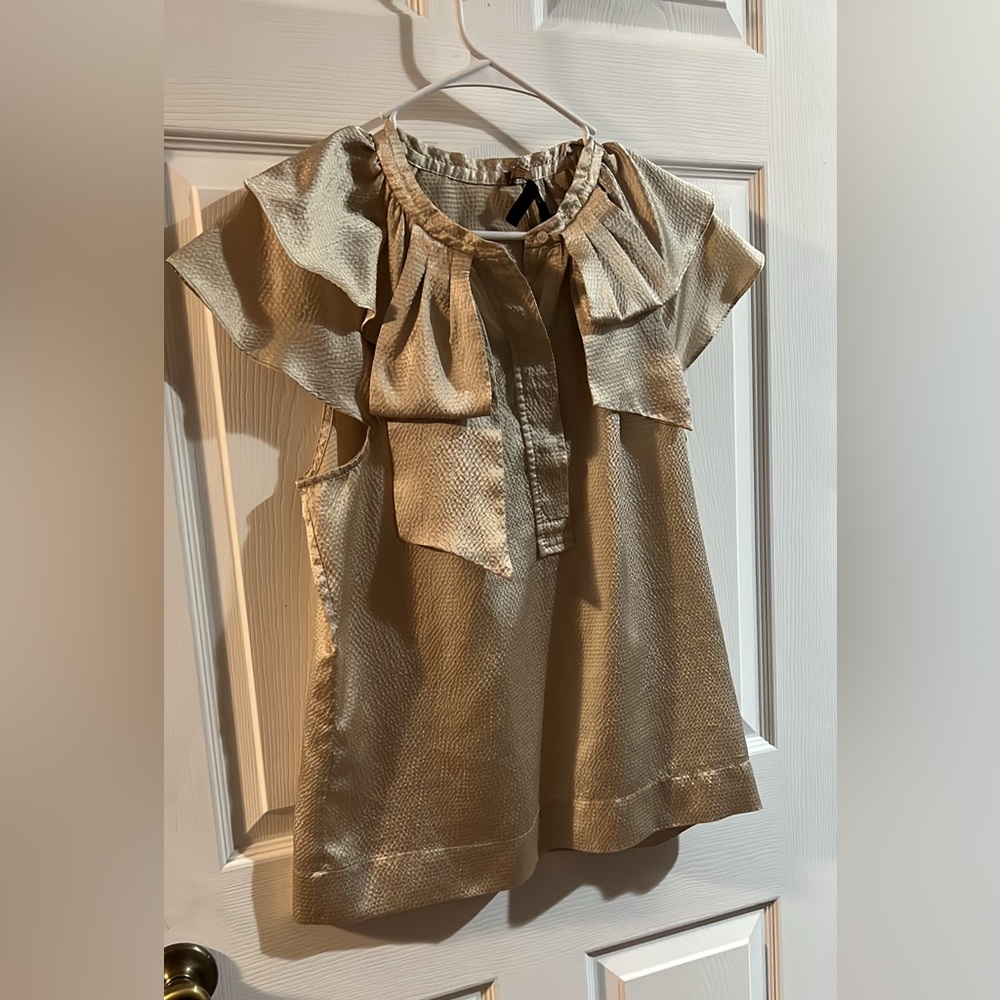 Elegant Gold Textured Blouse
